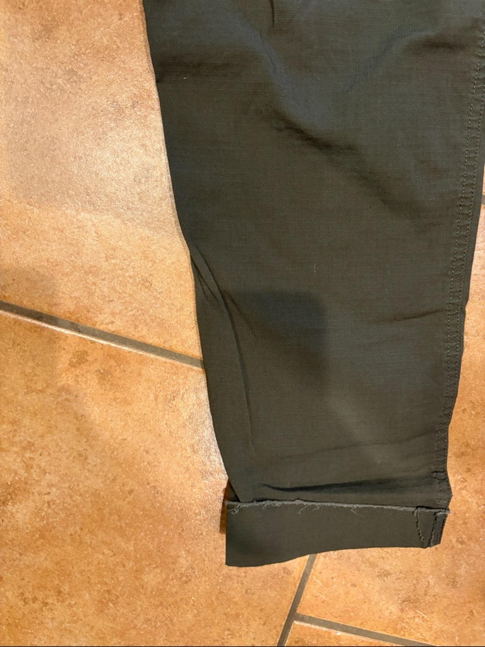 Vuori Olive Cropped Drawstring Pants - Picture 11 of 14